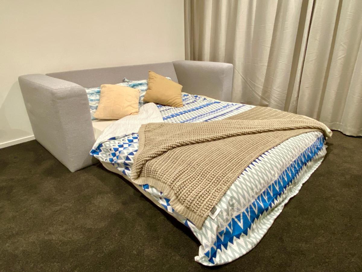 Modern 2-Bedroom Apartment 7-Mins Walk To كوينستاون المظهر الخارجي الصورة